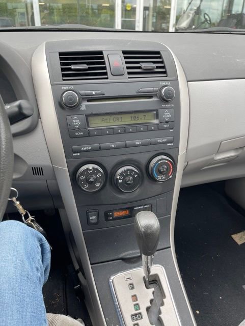 Used 2010 Toyota Corolla LE FWD image 30