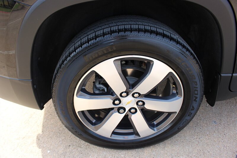 Used 2018 Chevrolet Traverse LT FWD image 39