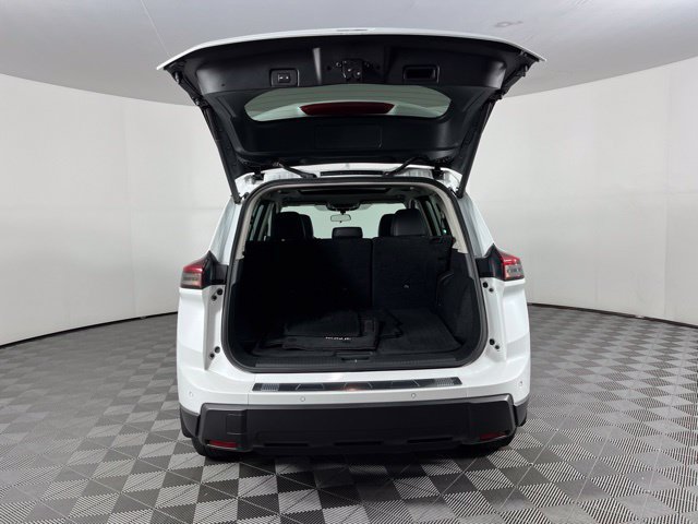 Used 2025 Nissan Rogue SV w/ SV Premium Package FWD image 49