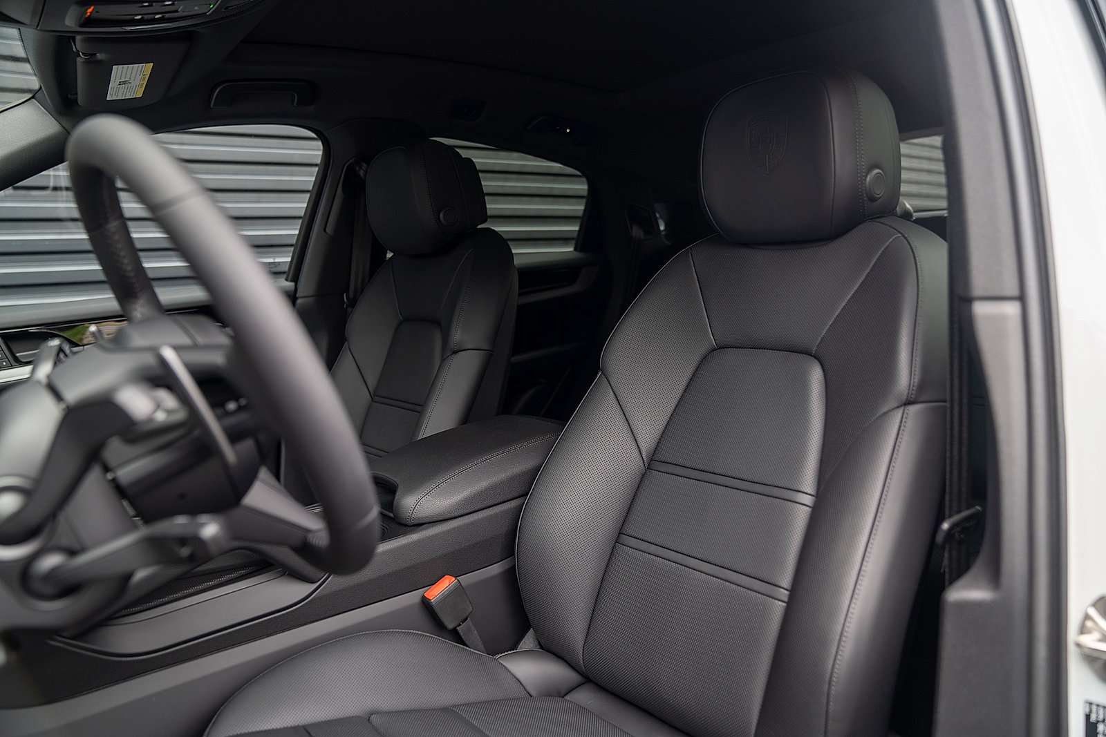 Used 2025 Porsche Cayenne Coupe image 5