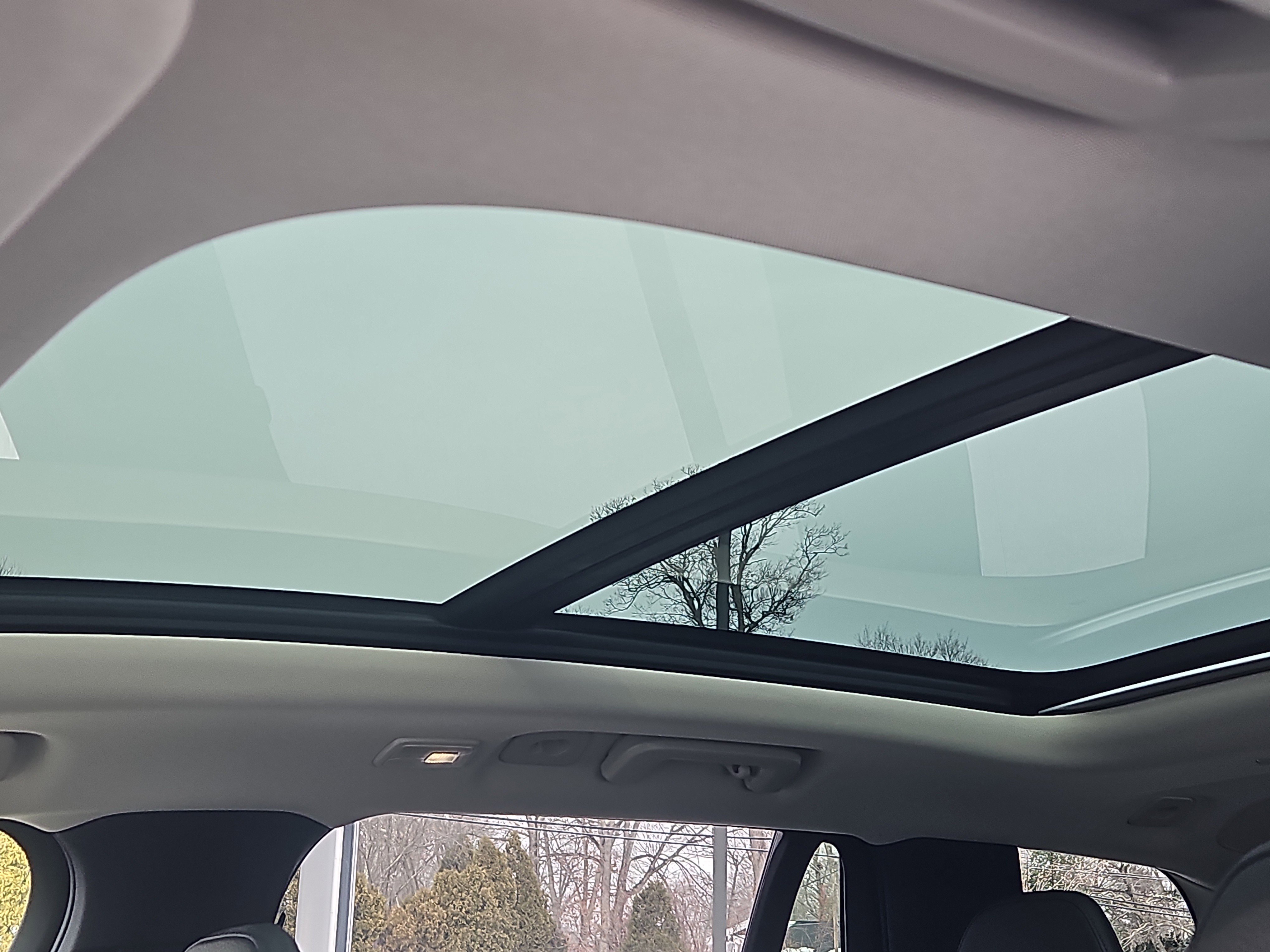 Used 2025 Volvo XC90 B6 Plus w/ Protection Package Premier image 8