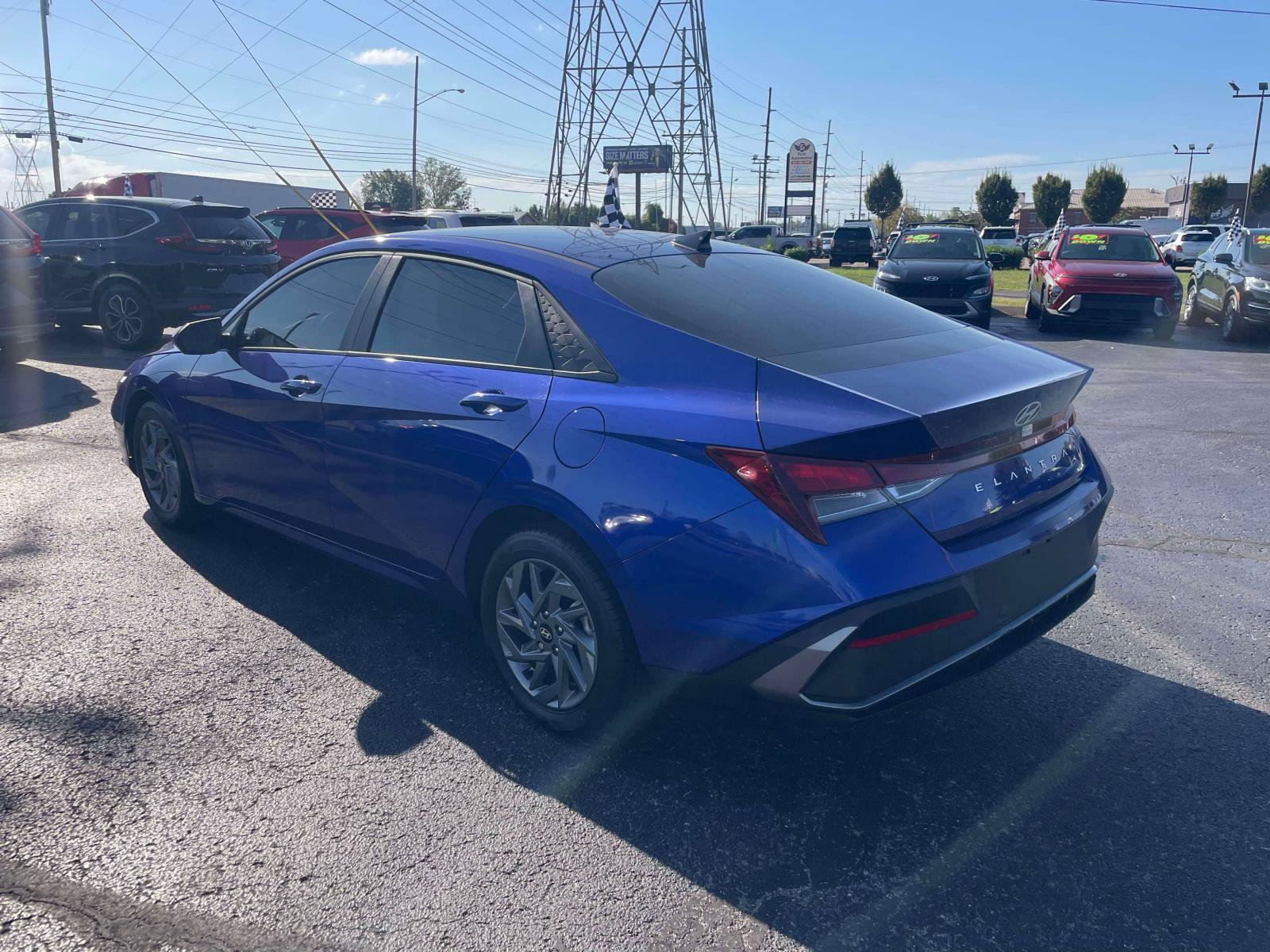Used 2024 Hyundai Elantra SEL FWD image 5