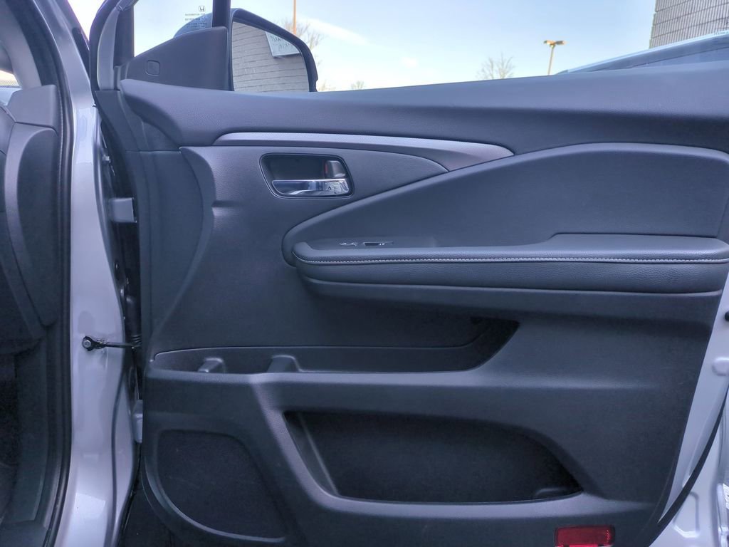 Used 2025 Honda Ridgeline RTL image 32