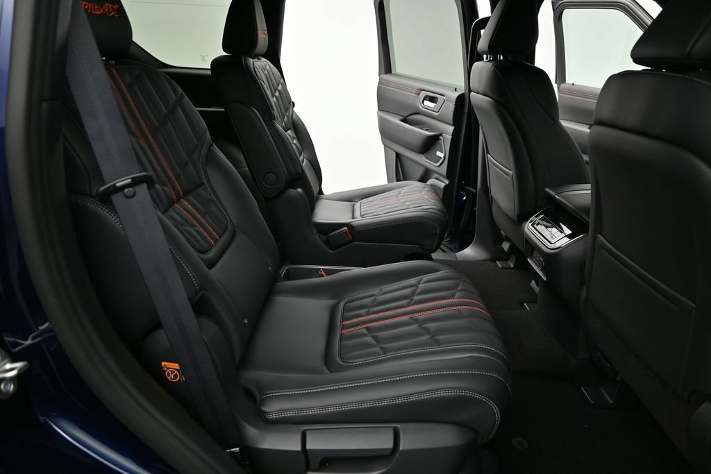 New 2026 Nissan Armada PRO-4X AWD/4WD image 9