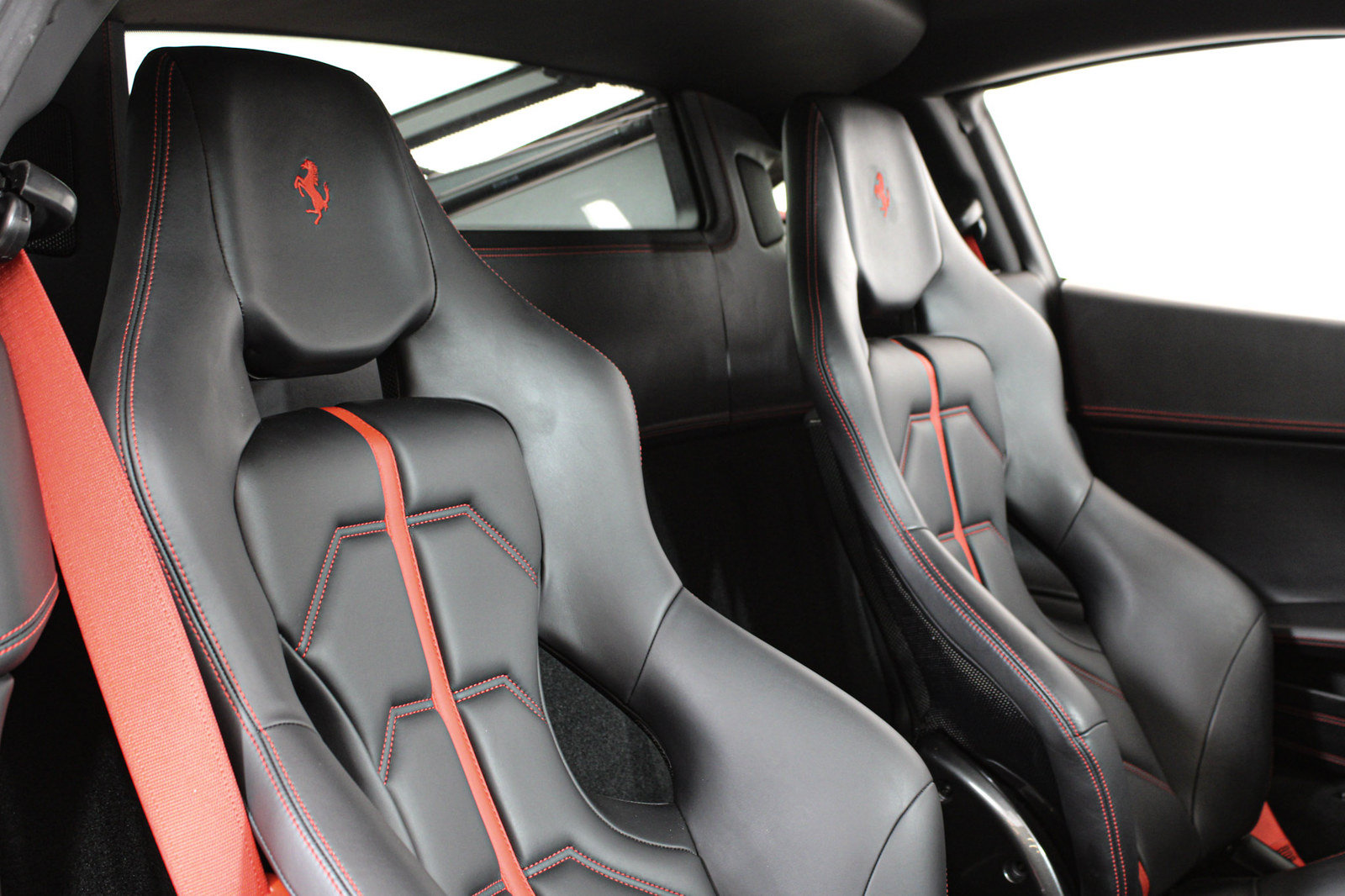 Certified 2015 Ferrari 458 Italia Coupe RWD image 21