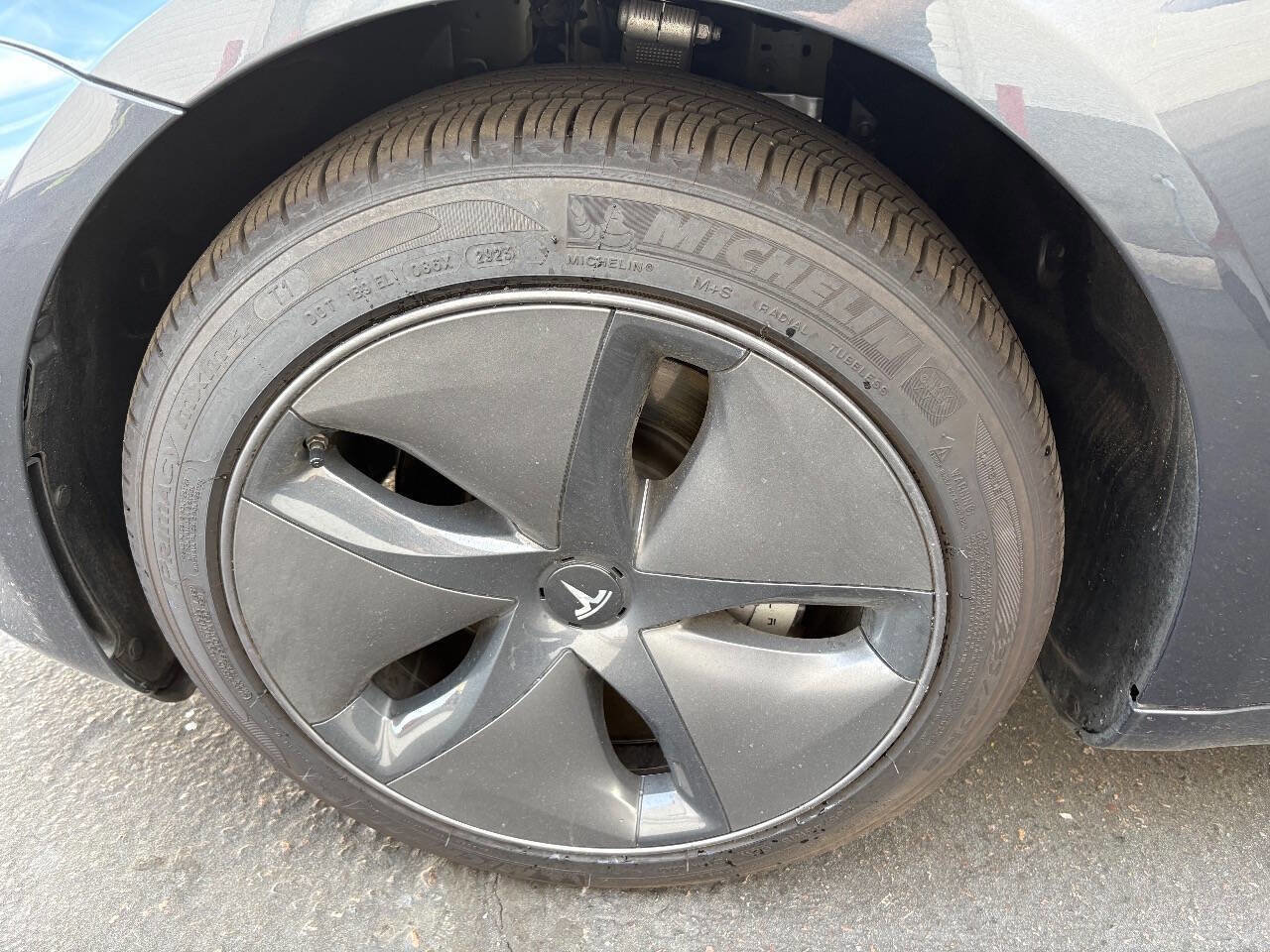 Used 2018 Tesla Model 3 Long Range image 10