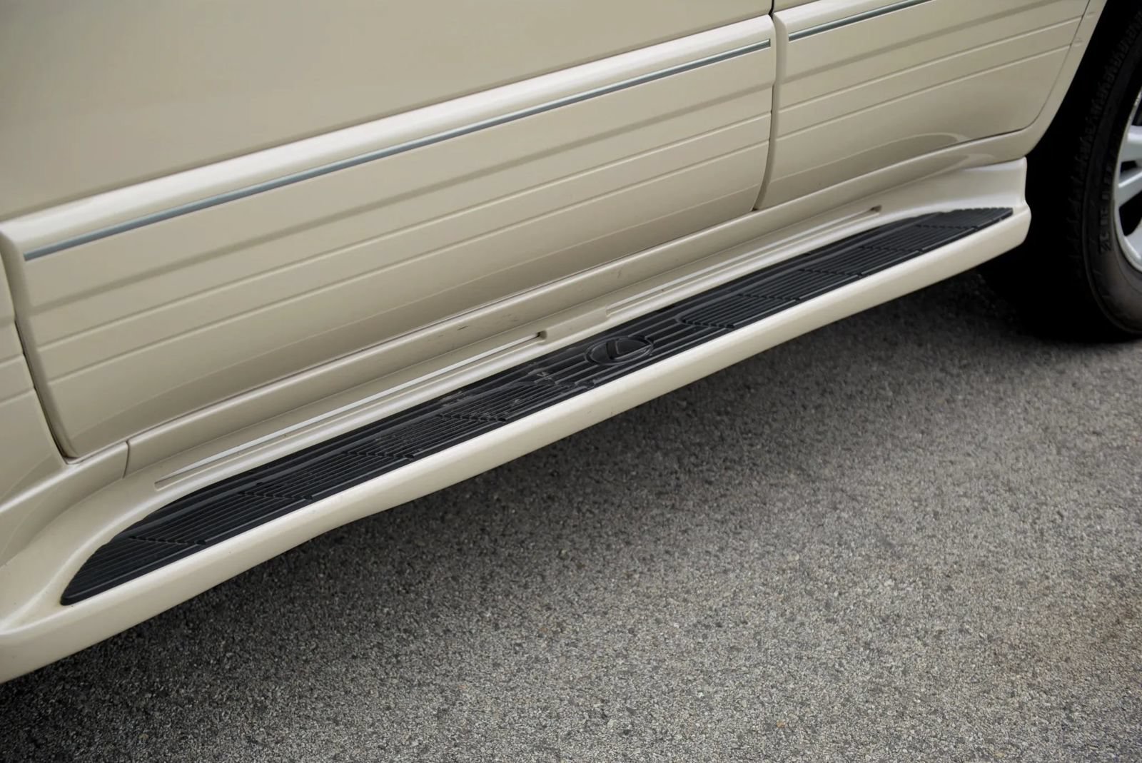 Used 2005 Lexus LX 470 4WD image 35