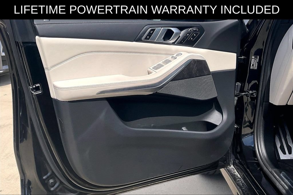 Used 2025 BMW X7 M60i AWD/4WD image 15