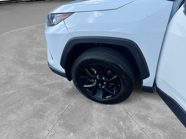 Used 2021 Toyota RAV4 LE FWD image 9