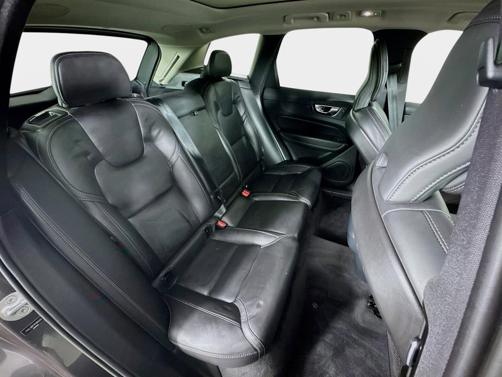 Used 2023 Volvo XC60 B5 Ultimate AWD/4WD image 29