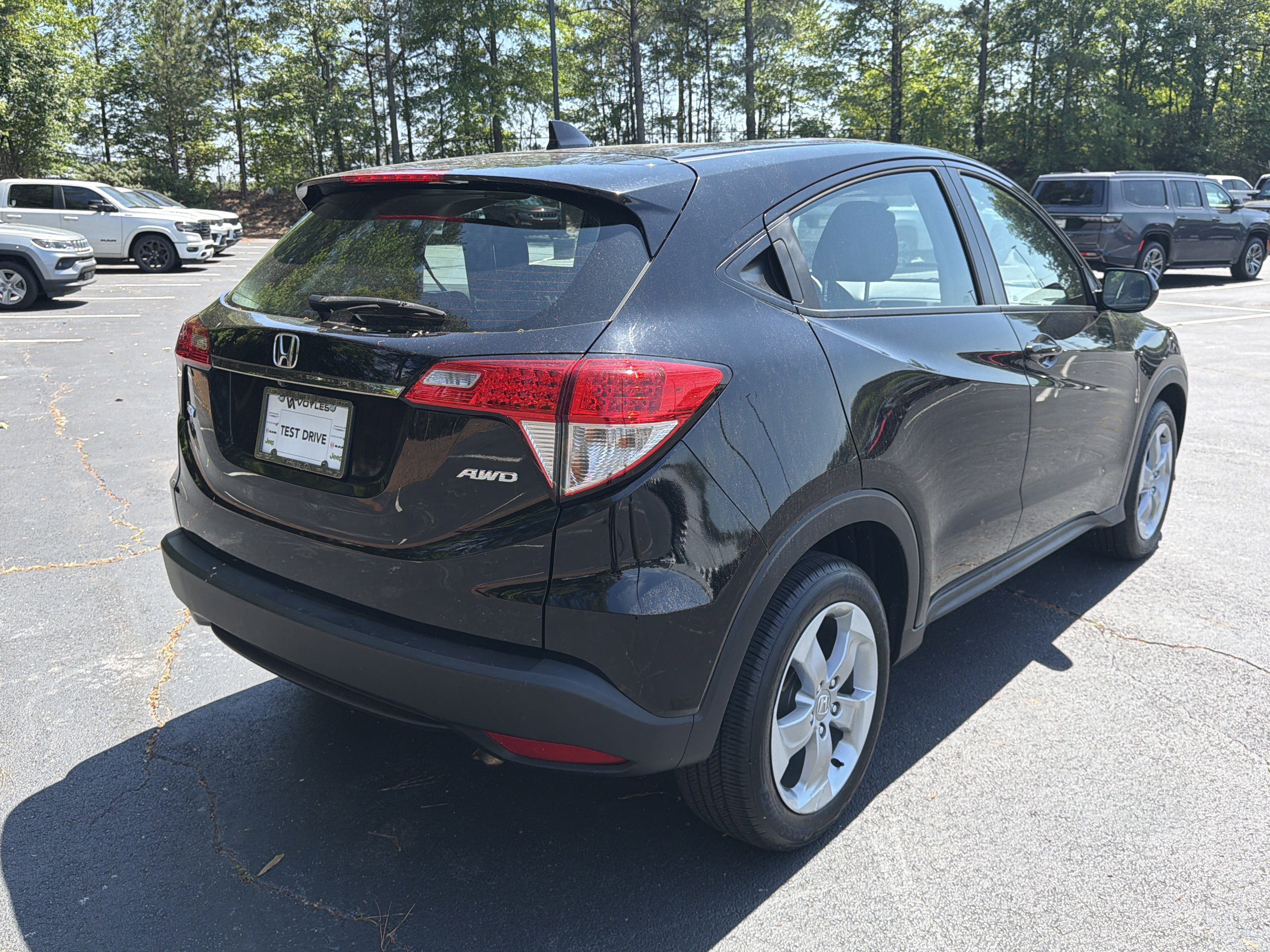 Used 2019 Honda HR-V LX image 8