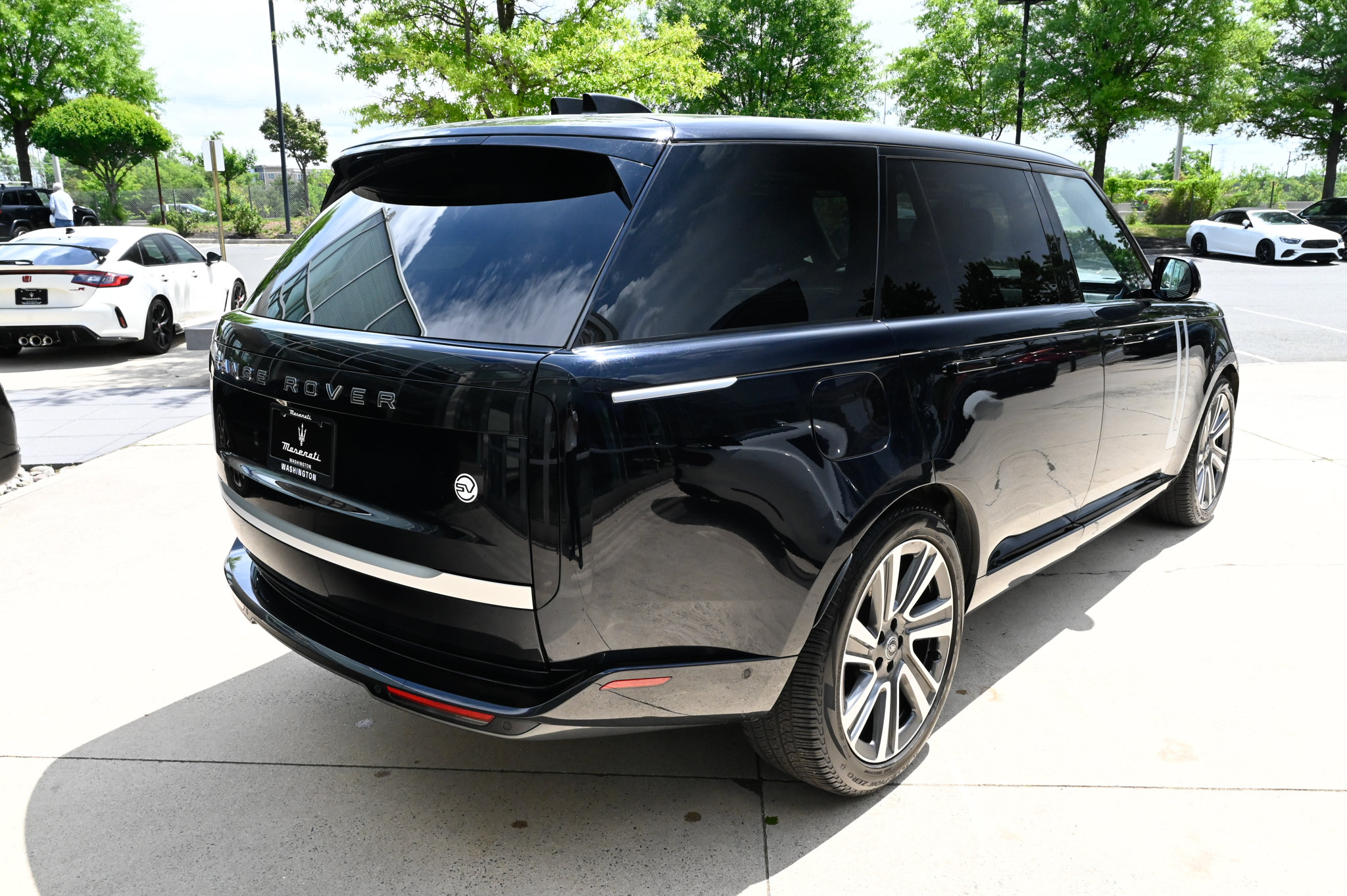 Used 2023 Land Rover Range Rover SV AWD/4WD image 5