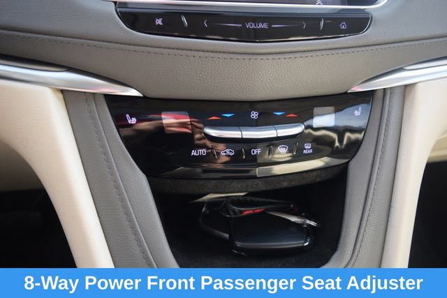Used 2017 Cadillac XT5 Luxury w/ Driver Awareness Package FWD image 10