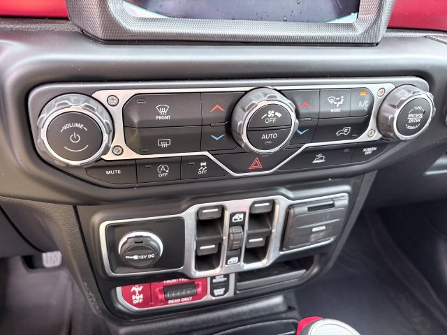 Certified 2023 Jeep Gladiator Rubicon w/ Trailer Tow Package AWD/4WD image 18