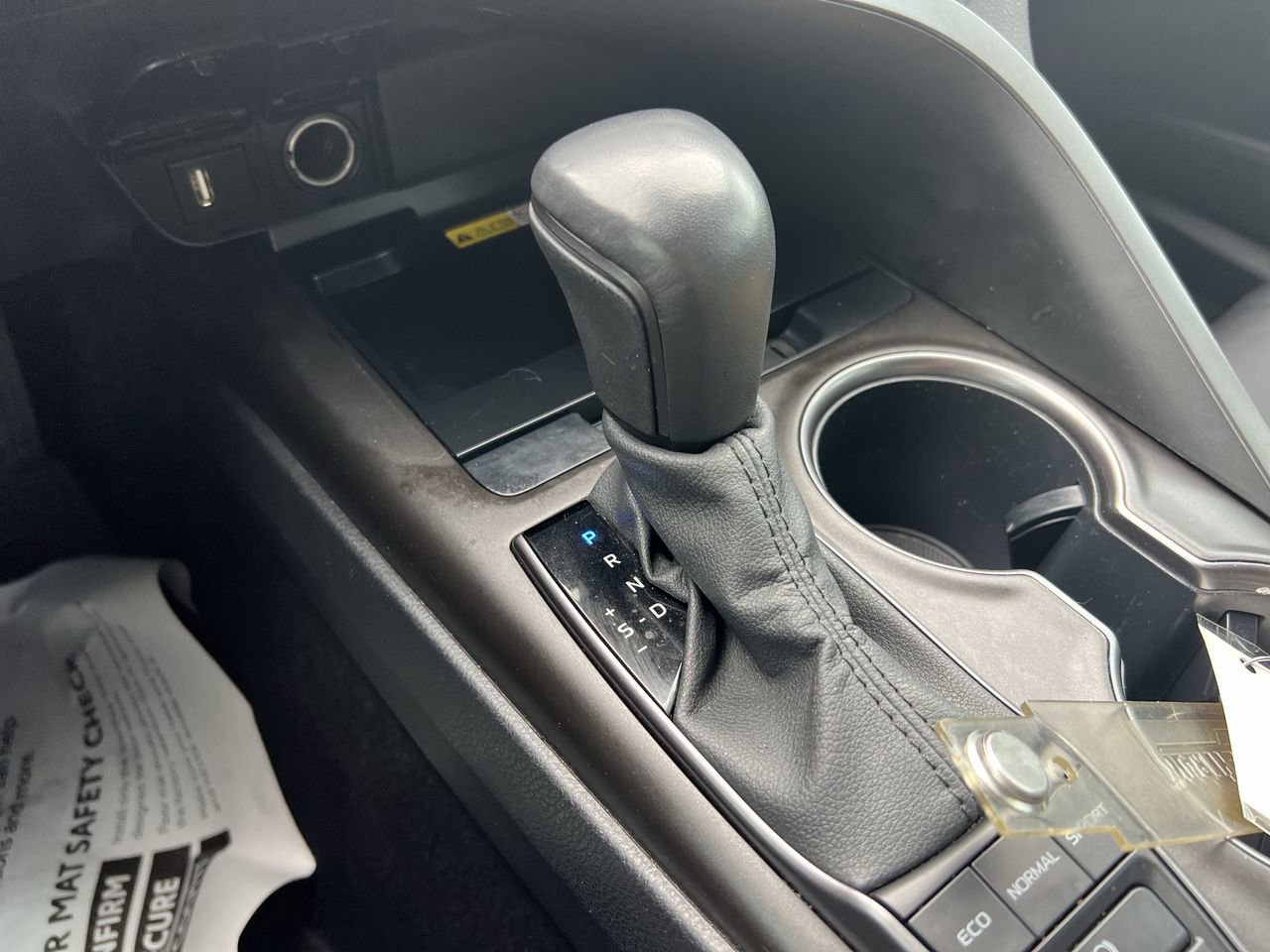 Used 2022 Toyota Camry XSE w/ Carpet Mat Package (TMS) FWD image 26