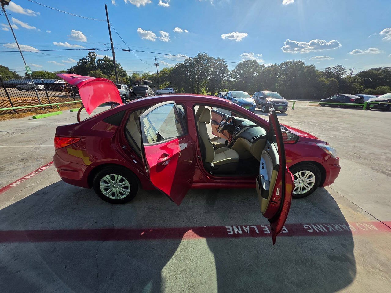 Used 2014 Hyundai Accent GLS FWD image 30