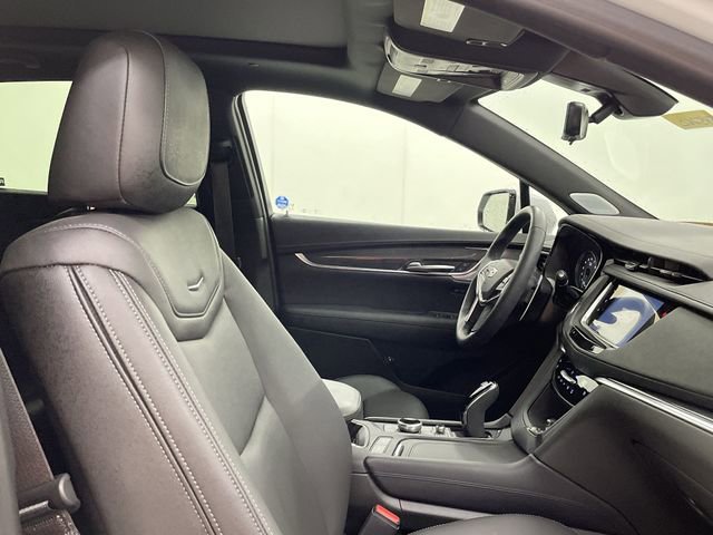 Certified 2025 Cadillac XT5 Sportv w/ Technology Package image 24