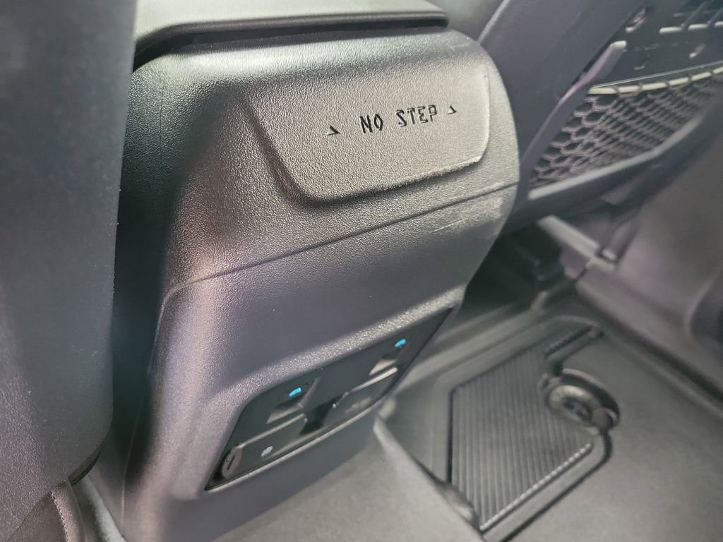 Used 2024 Ford Bronco Everglades image 14