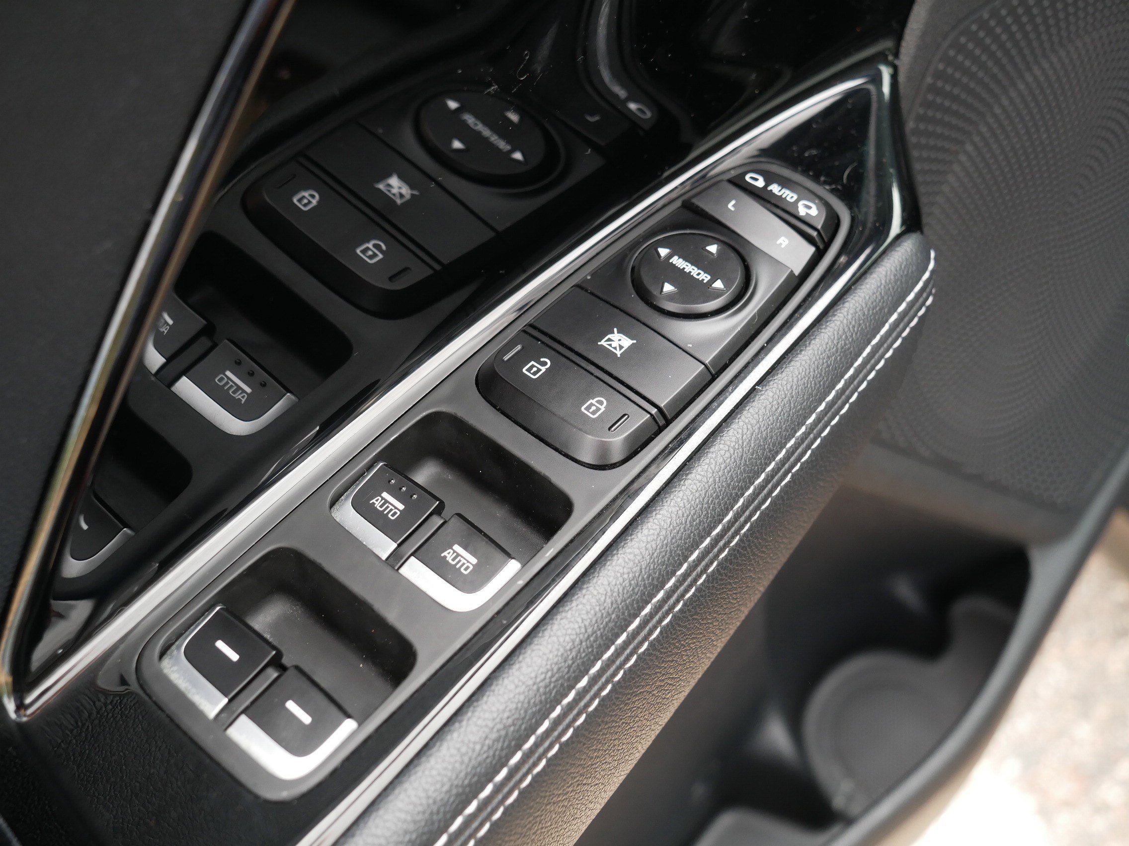 Certified 2021 Kia Niro EX w/ Cold Weather Package FWD image 19