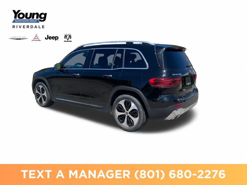 Used 2025 Mercedes-Benz GLB 250 4MATIC image 3