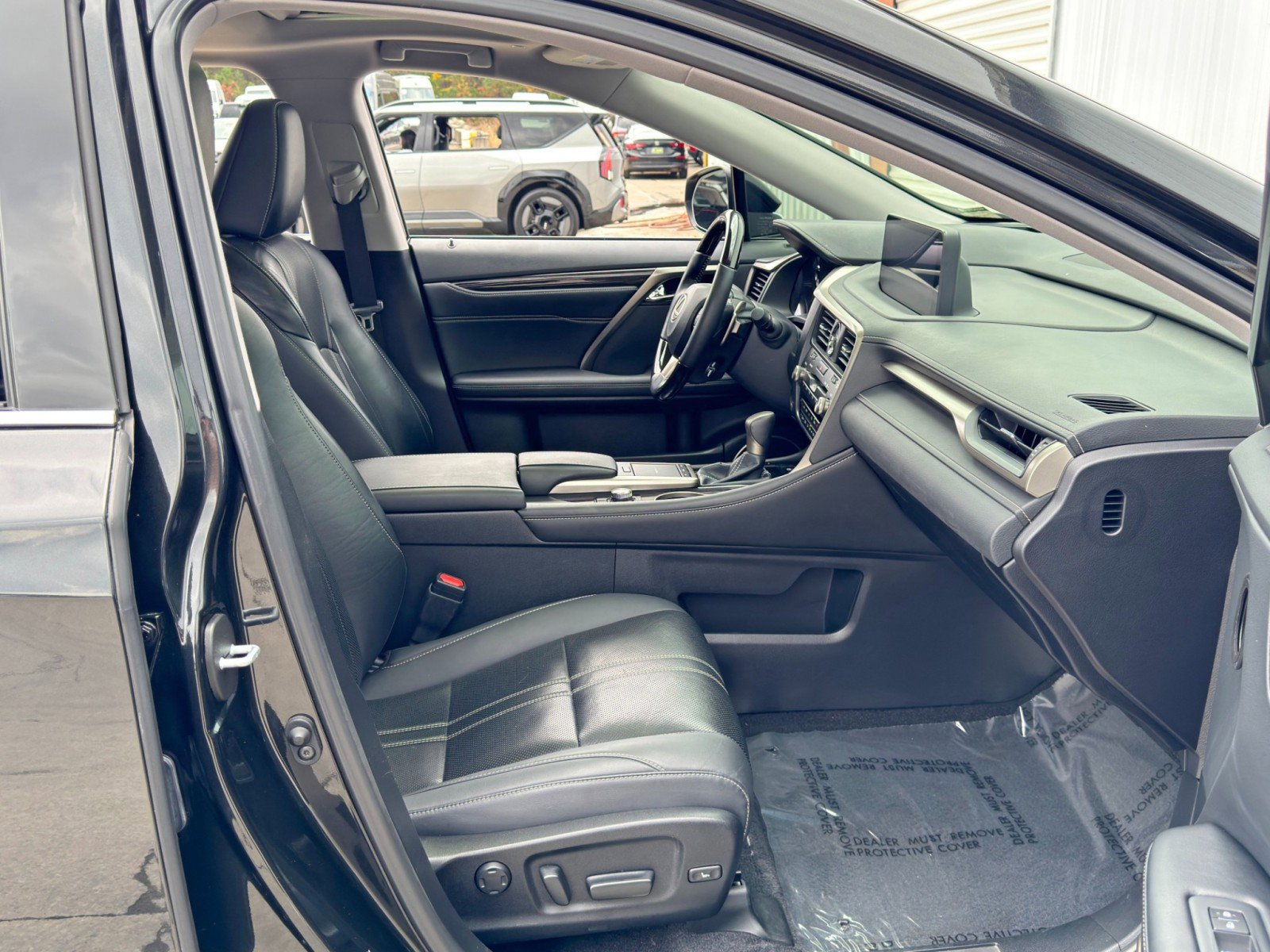 Used 2021 Lexus RX 350L Luxury w/ Accessory Package image 15