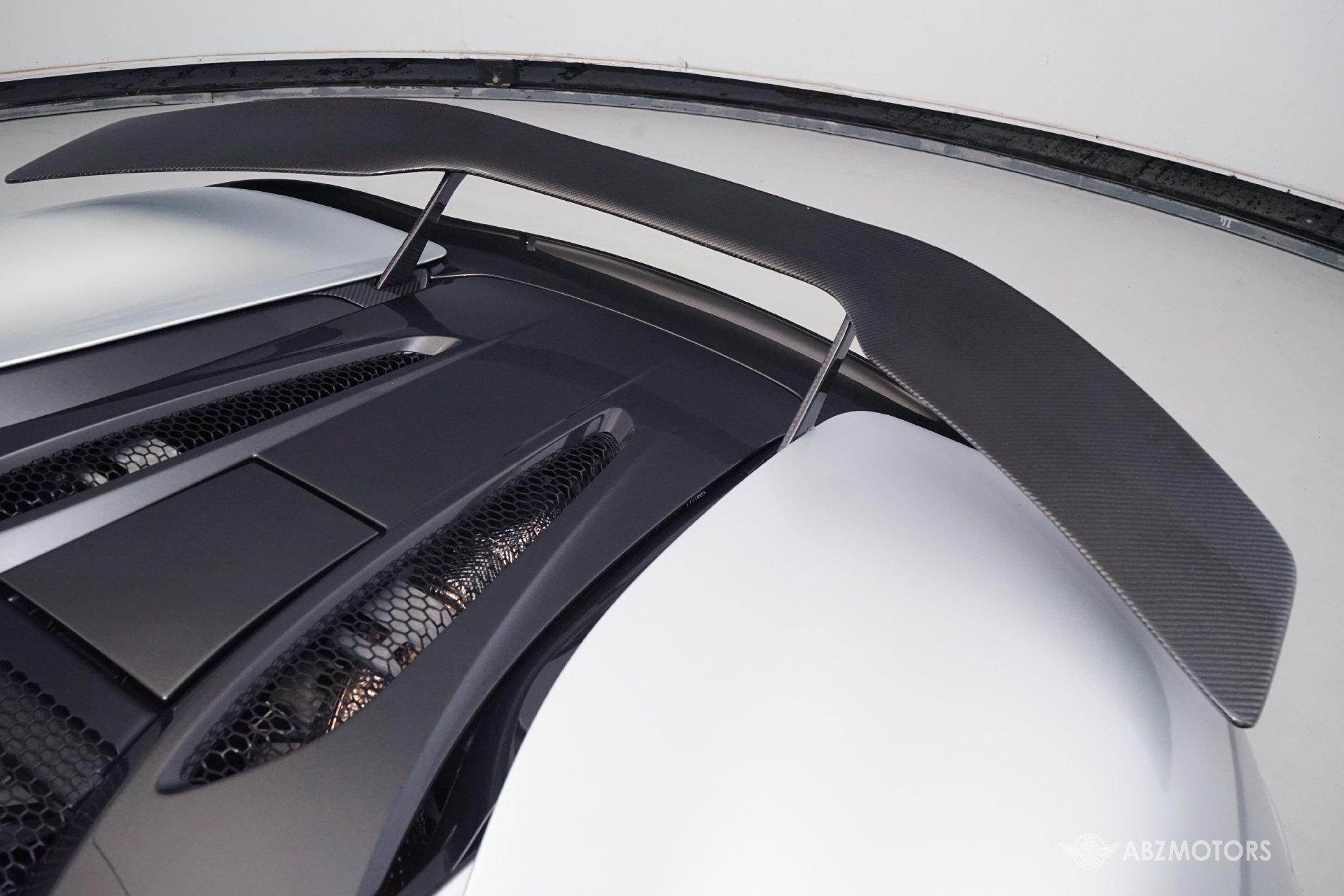 Used 2017 McLaren 570S Coupe RWD image 10