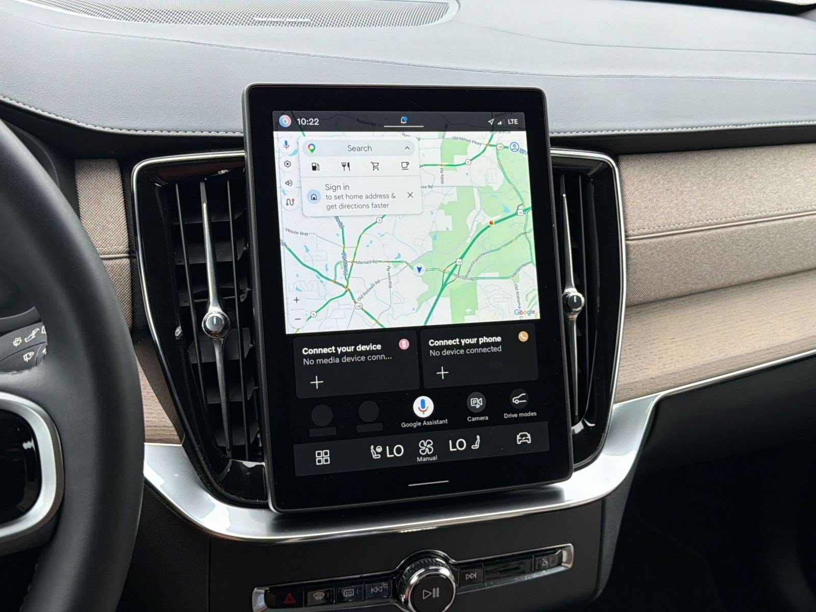 Certified 2025 Volvo XC90 B5 Plus AWD/4WD image 17