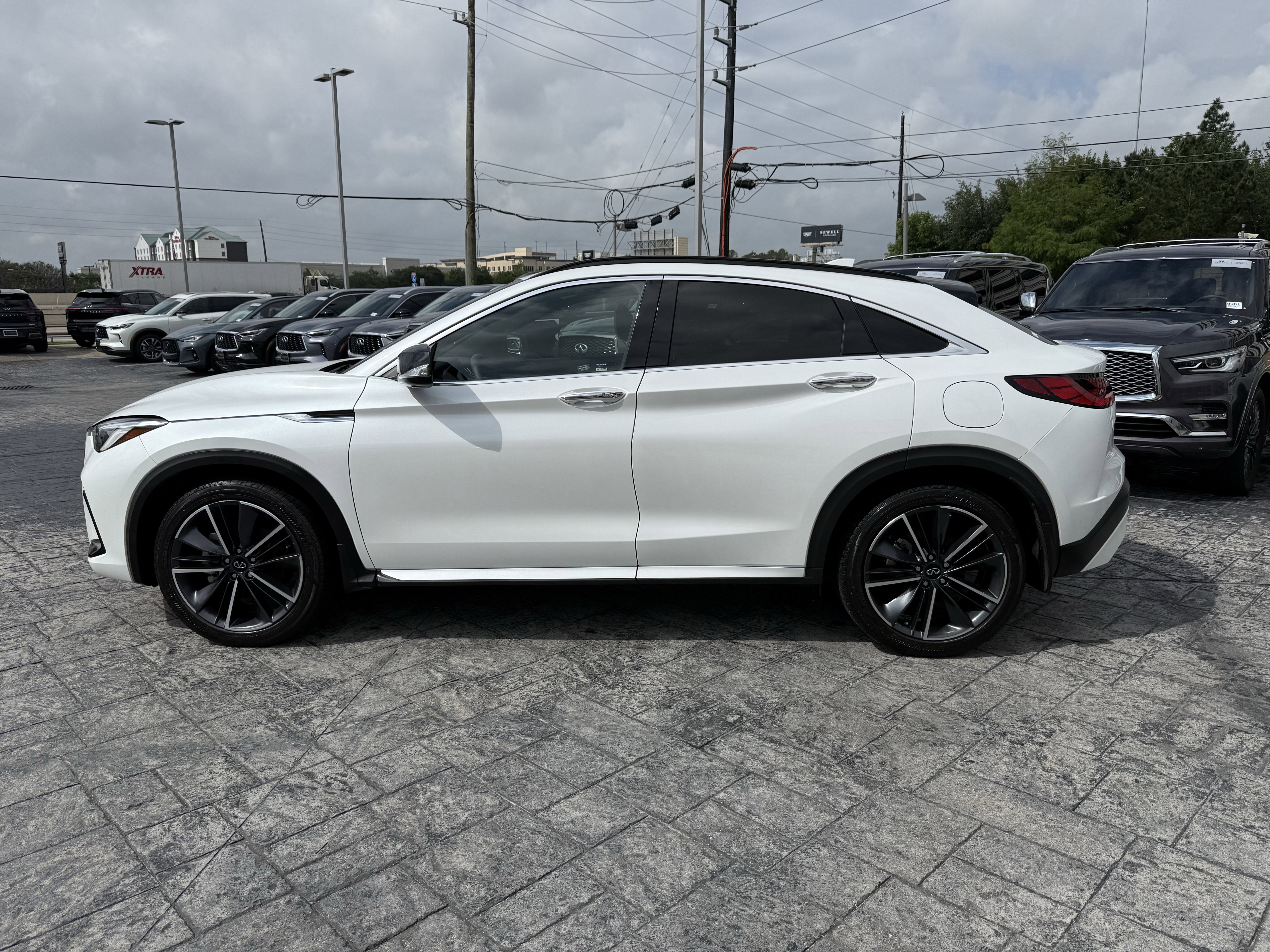 Certified 2023 INFINITI QX55 Essential AWD/4WD image 4