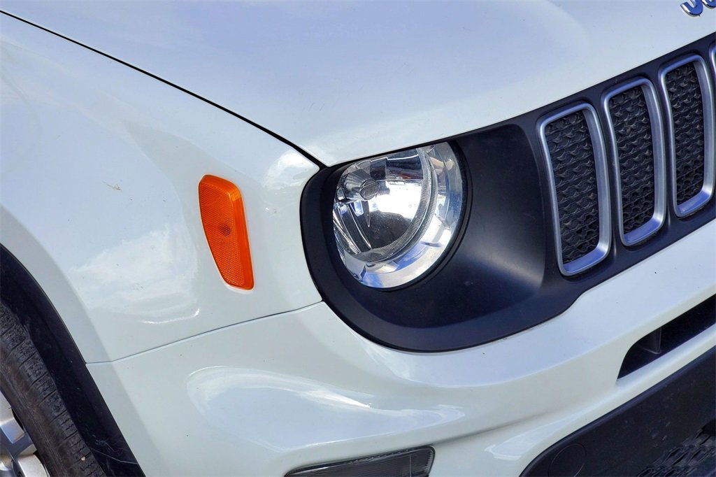 Used 2023 Jeep Renegade Latitude image 2