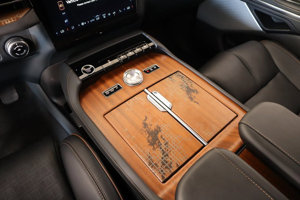 New 2025 Lincoln Navigator L Black Label image 8