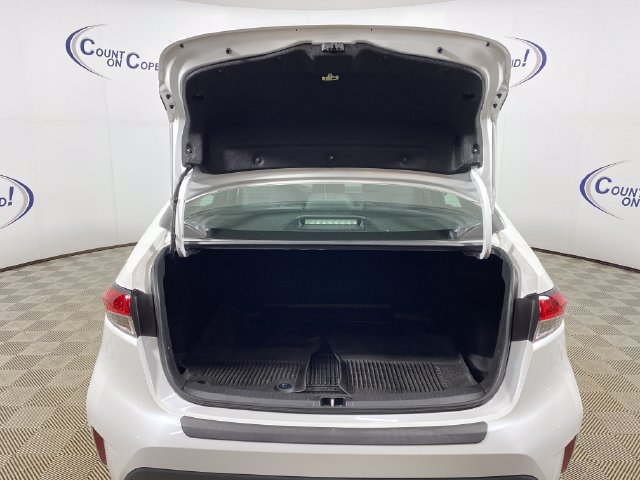 Used 2024 Toyota Corolla LE FWD image 6