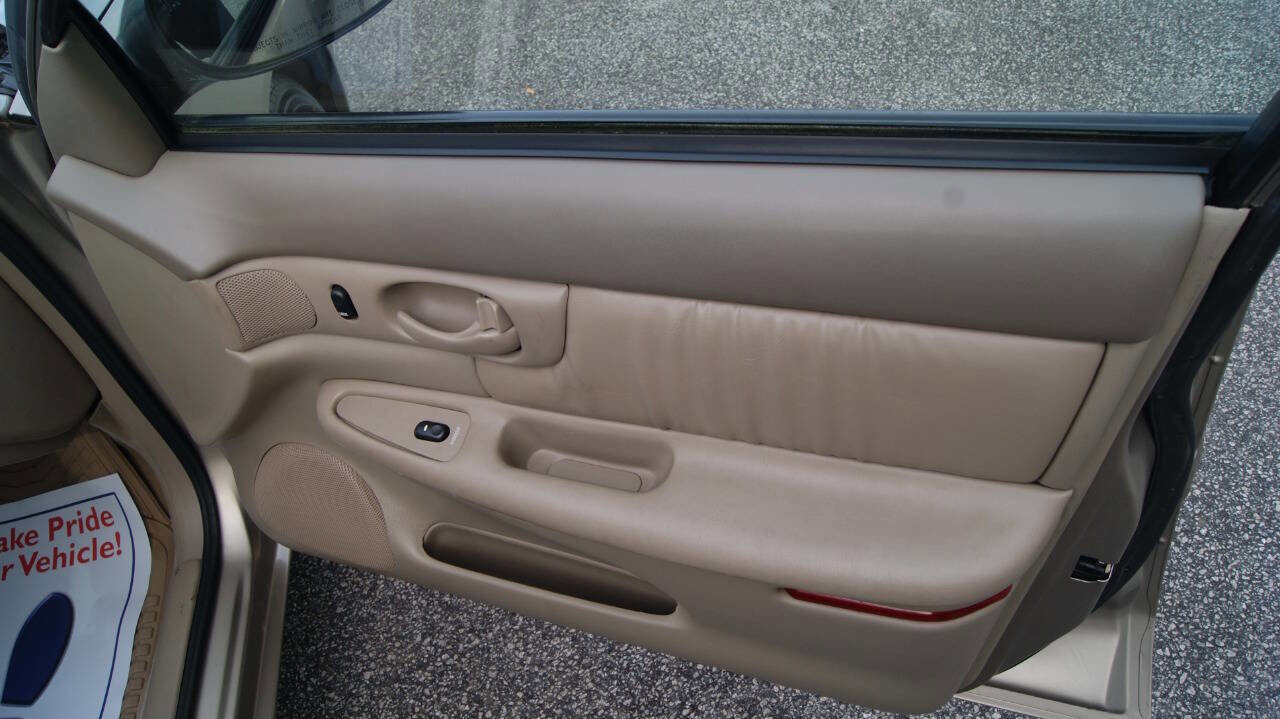 Used 2002 Buick Century Custom image 22