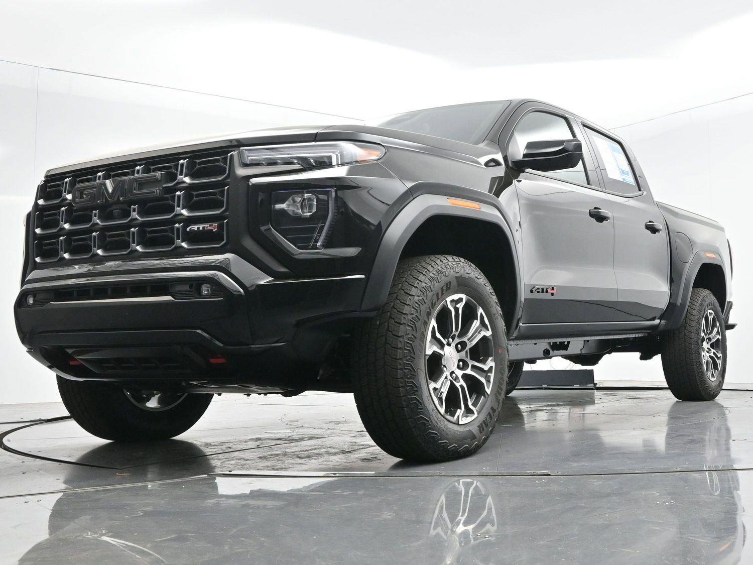 Used 2025 GMC Canyon AT4 w/ Technology Plus Package AWD/4WD image 51