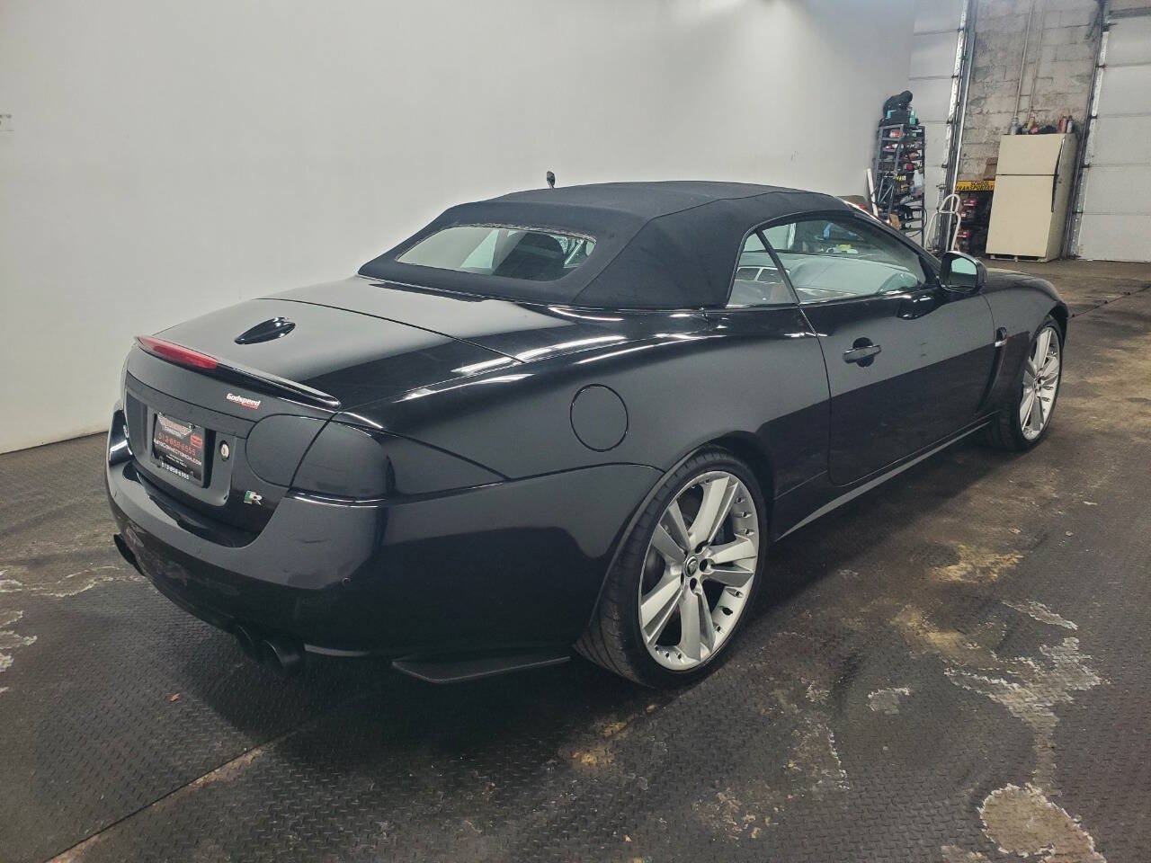 Used 2010 Jaguar XKR R RWD image 7