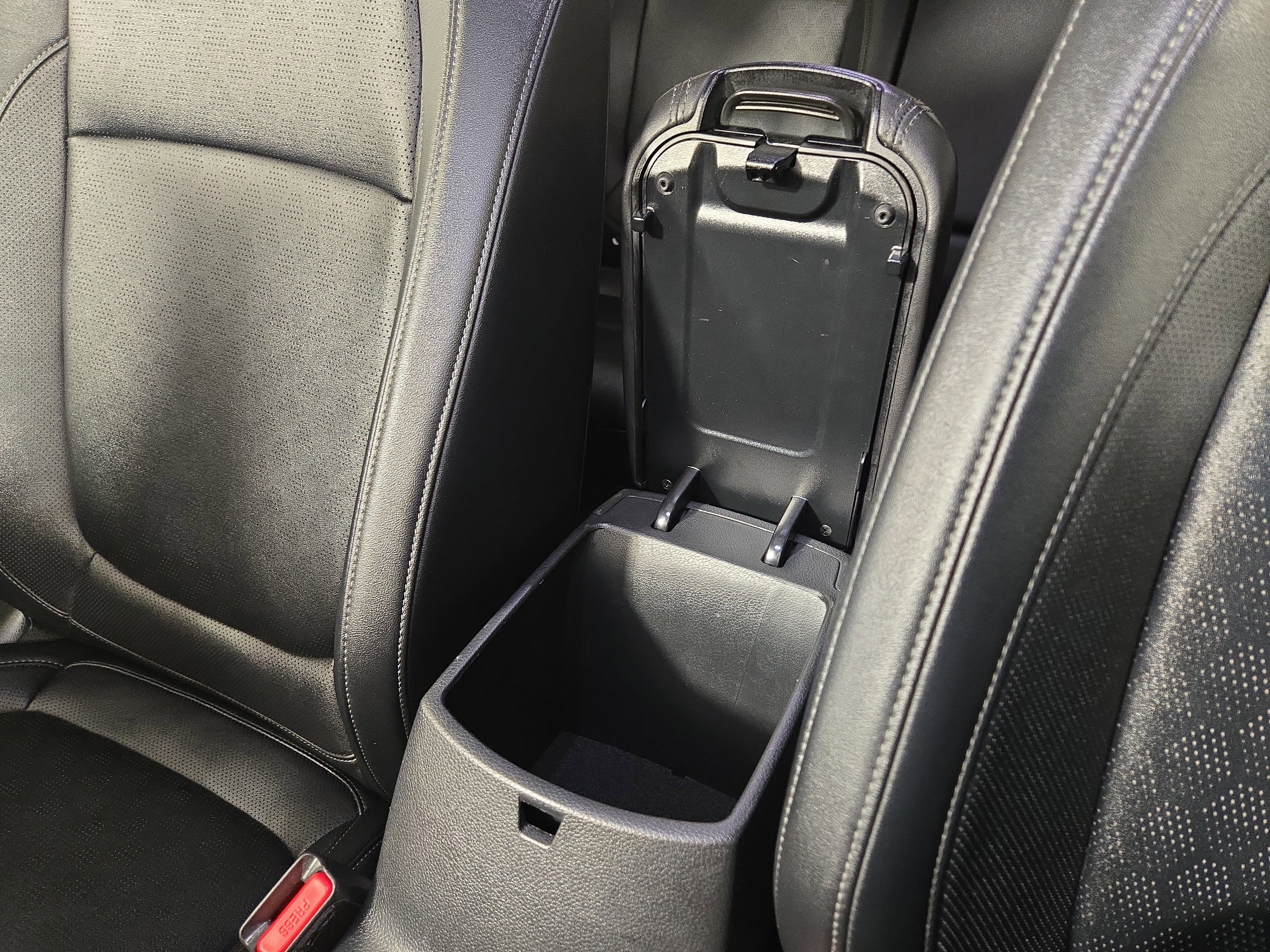 Used 2023 Kia Seltos SX w/ SX Sunroof Package image 28