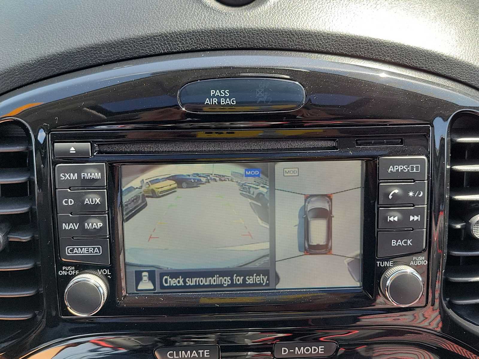 Used 2016 Nissan Juke SL FWD image 26