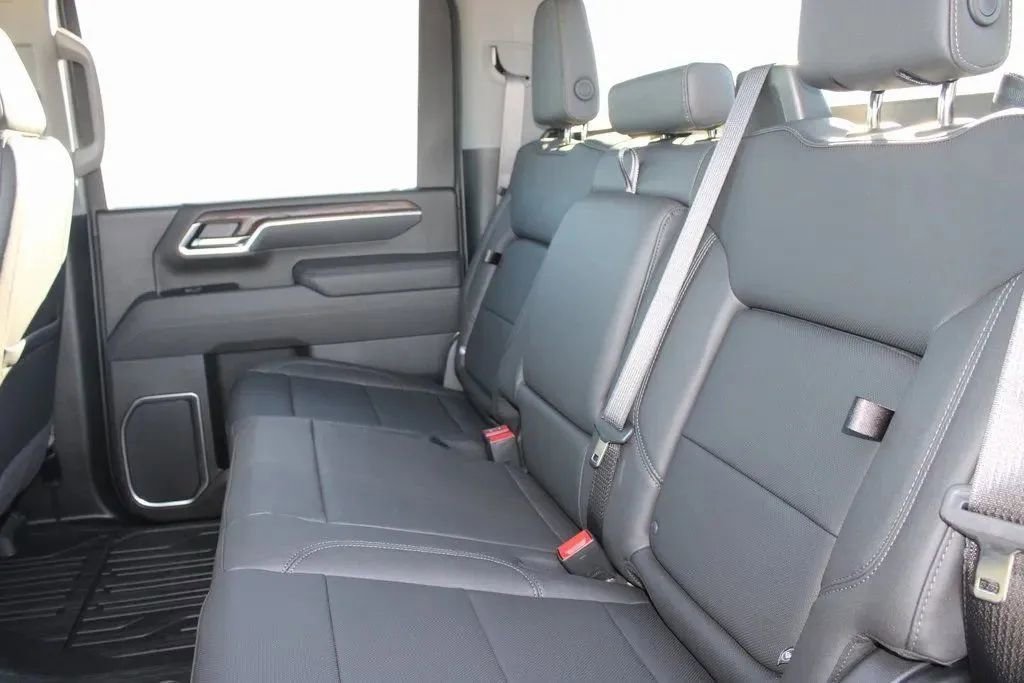 New 2026 GMC Sierra 3500 SLT image 30