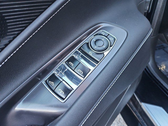 Used 2023 Chevrolet Corvette Stingray Preferred Conv w/ Stealth Interior Trim Package image 11