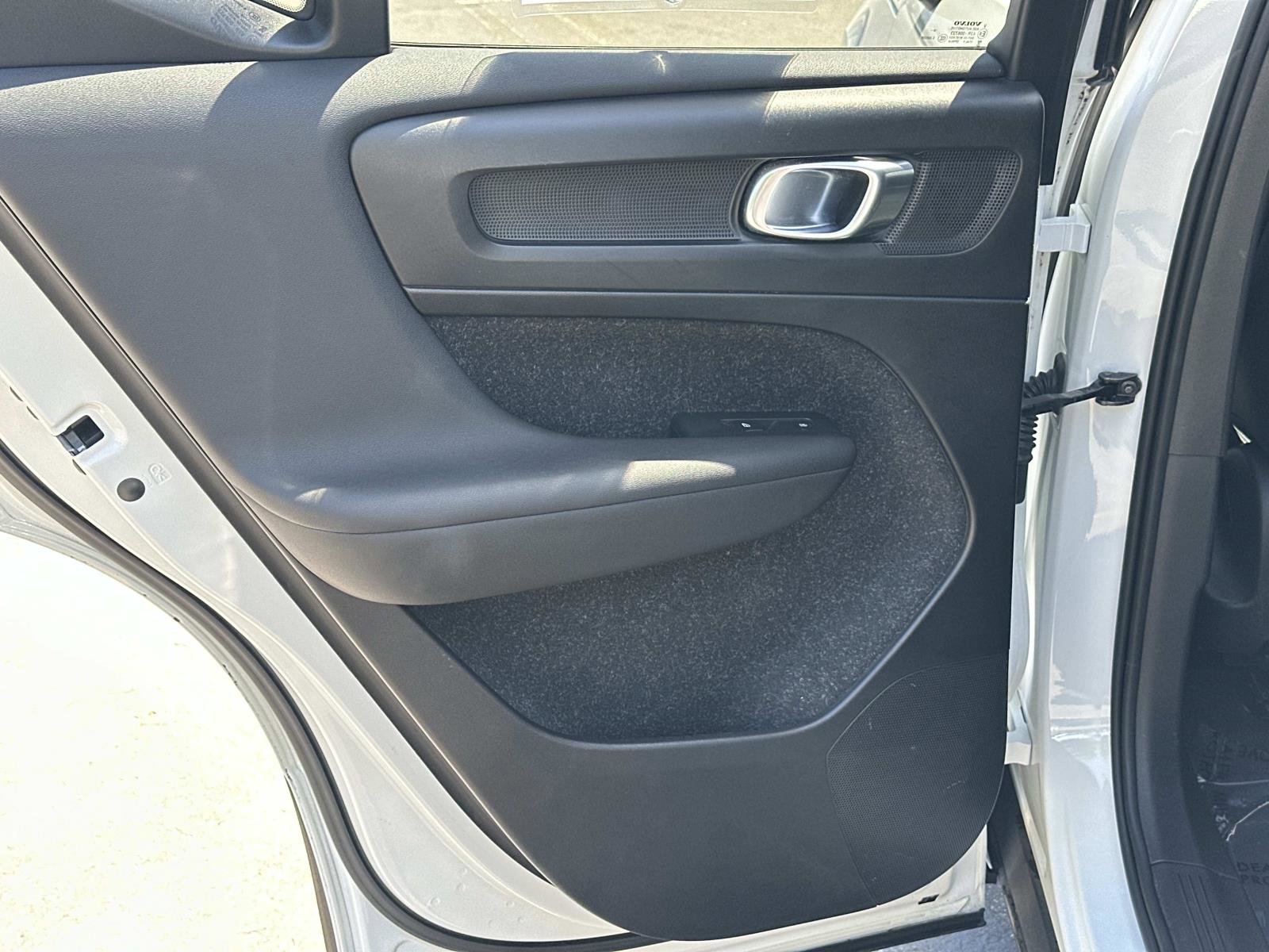 Used 2019 Volvo XC40 T5 Momentum AWD/4WD image 22