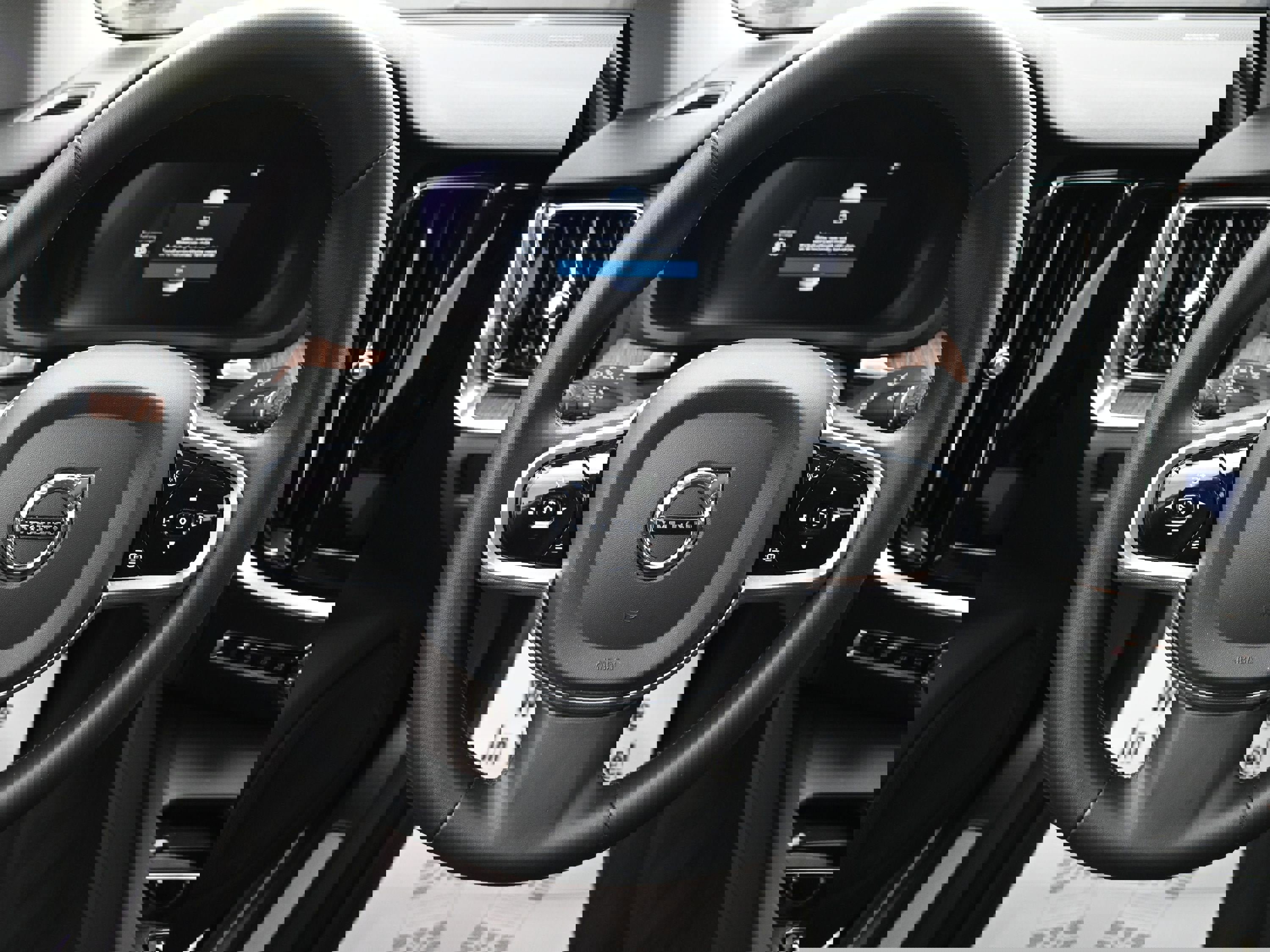 Used 2023 Volvo S60 B5 Plus w/ Climate Package image 10