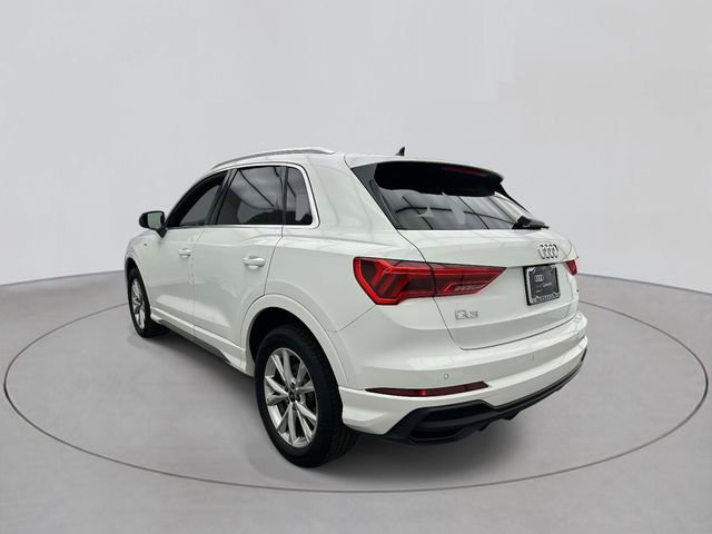 Used 2023 Audi Q3 2.0T Premium w/ Convenience Package AWD/4WD image 2