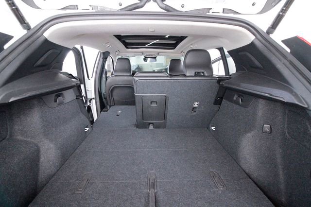 Certified 2025 Volvo XC40 B5 Ultra w/ Protection Package Premier AWD/4WD image 38