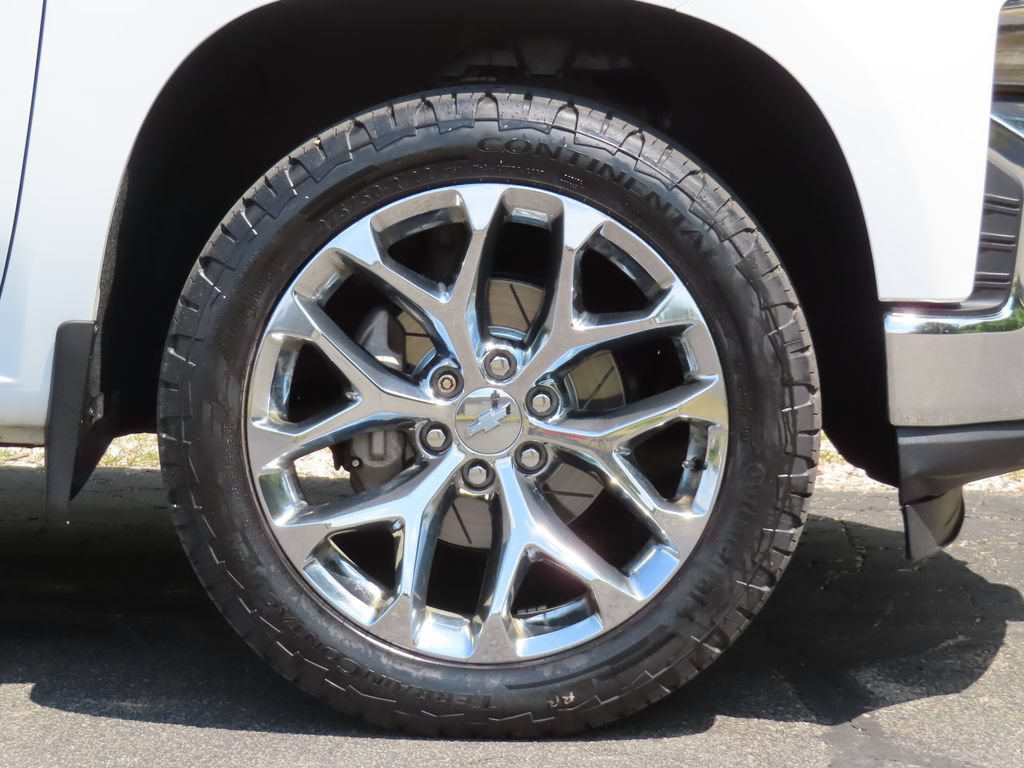 Used 2019 Chevrolet Silverado 1500 LTZ w/ LTZ Plus Package AWD/4WD image 12