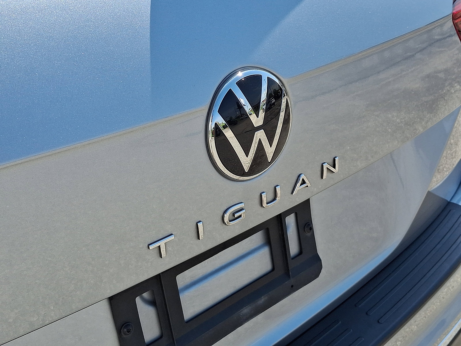 Used 2022 Volkswagen Tiguan SE image 34