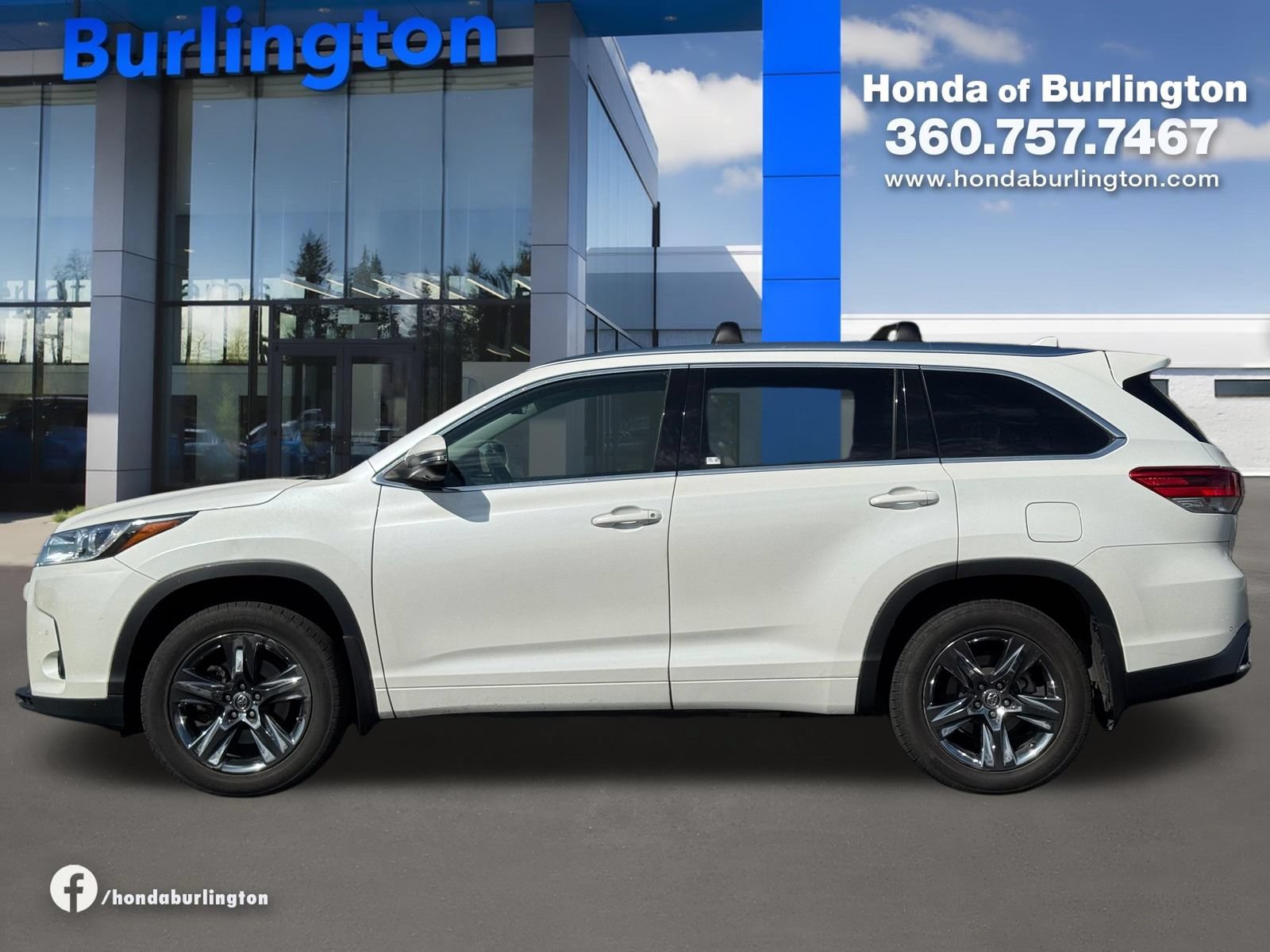 Used 2018 Toyota Highlander Limited Platinum AWD/4WD image 3