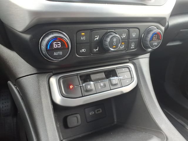 Used 2022 GMC Acadia SLE w/ Driver Convenience Package FWD image 16