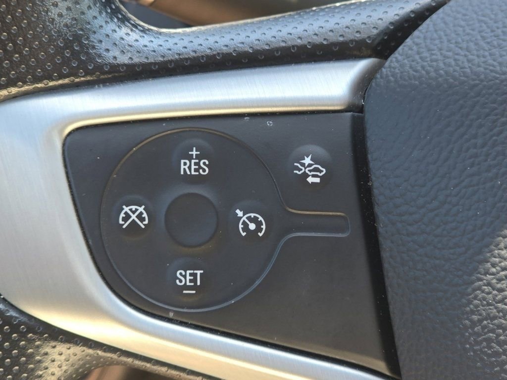 Used 2023 GMC Acadia SLE w/ Driver Convenience Package FWD image 31