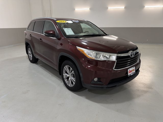 Used 2014 Toyota Highlander XLE AWD/4WD image 10