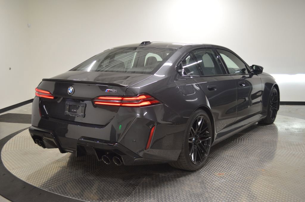 Used 2025 BMW M5 w/ Carbon Package image 5