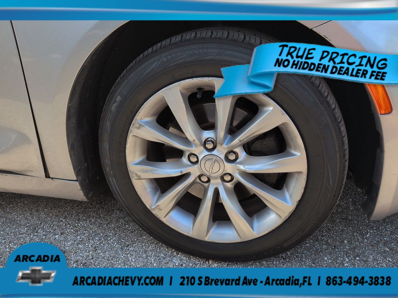 Used 2015 Chrysler 200 C FWD image 10